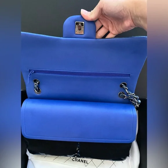 Classic Chanel Double Flap - Picture 4 of 8